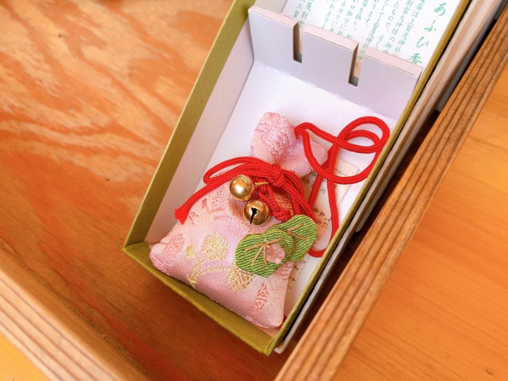 上賀茂神社　あふひ香守　お守り　縁結び